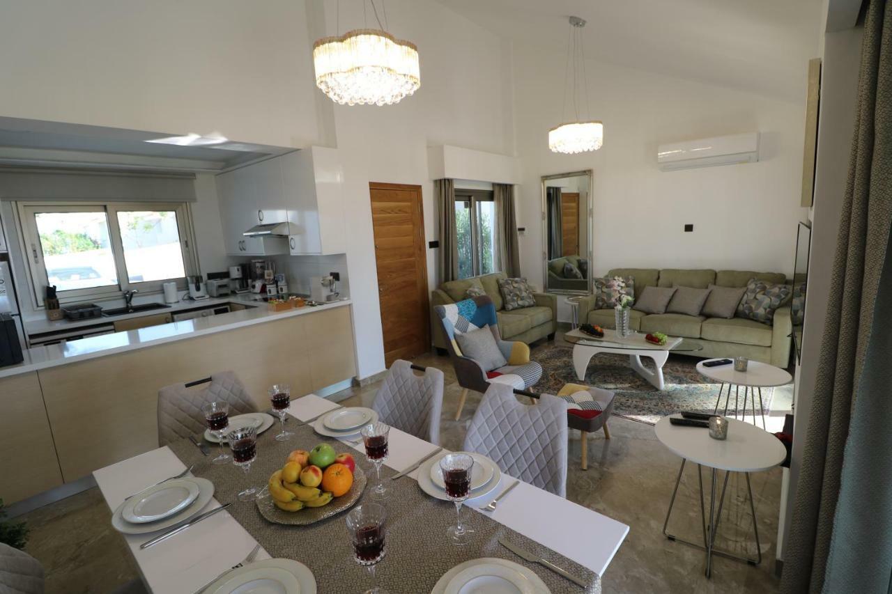Yulya Villa By Taimoura Paphos Bagian luar foto