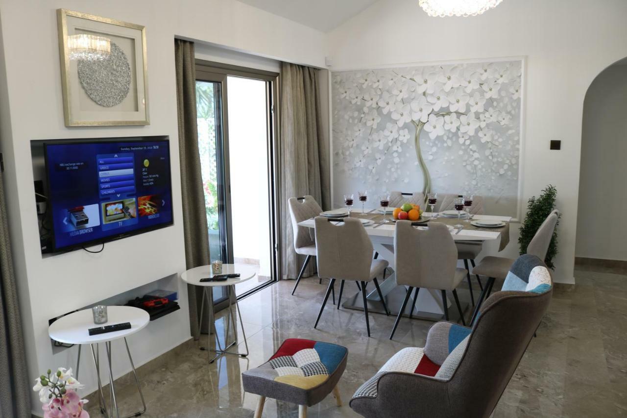 Yulya Villa By Taimoura Paphos Bagian luar foto