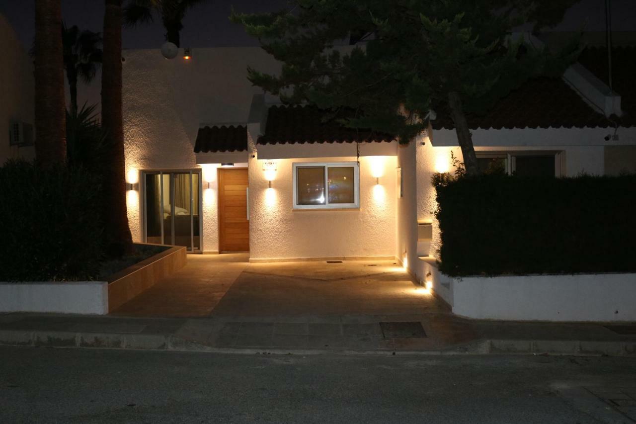 Yulya Villa By Taimoura Paphos Bagian luar foto