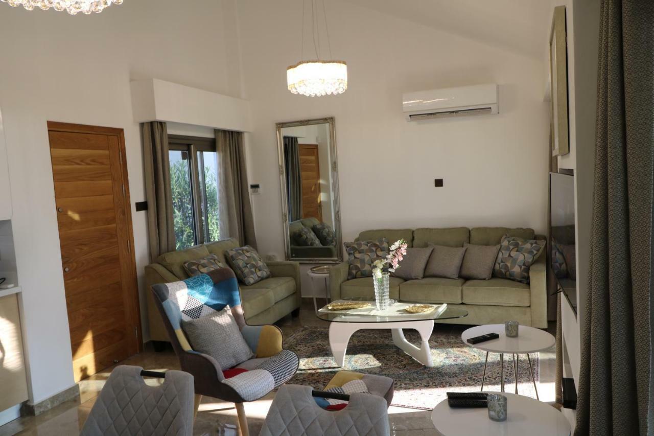 Yulya Villa By Taimoura Paphos Bagian luar foto