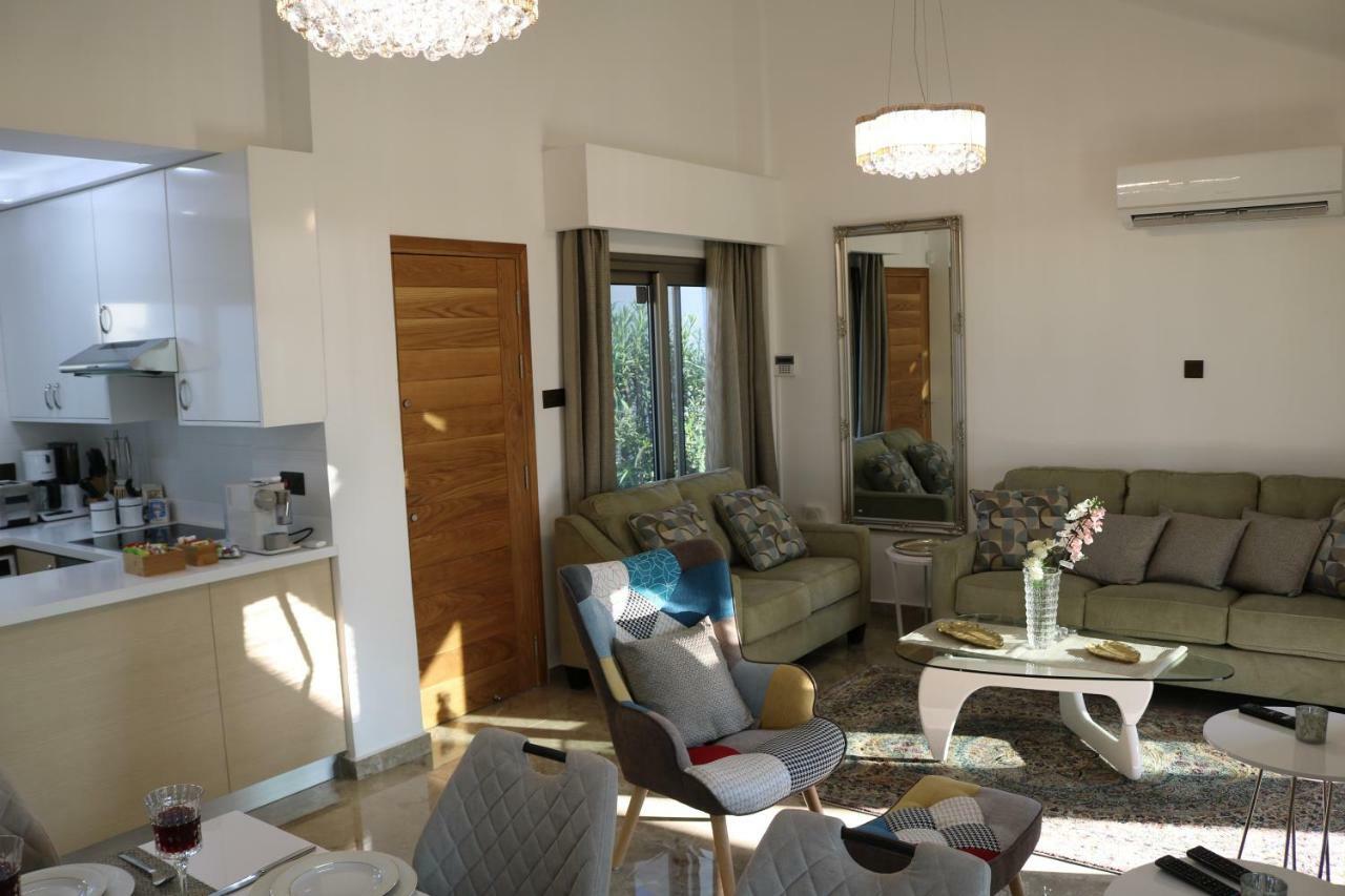 Yulya Villa By Taimoura Paphos Bagian luar foto