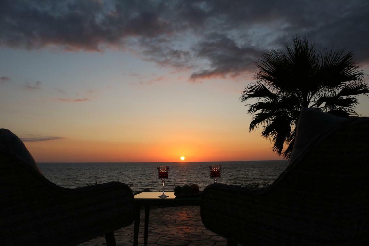 Yulya Villa By Taimoura Paphos Bagian luar foto